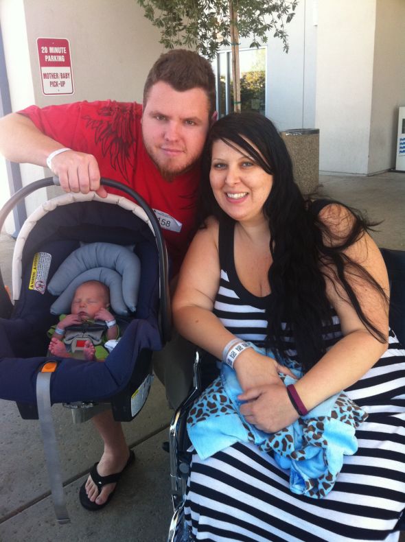 Baby Blake is here!!! Pic Heavy Heavy!! :  wedding baby 288000 2092041472068 1576222289 2054739 2227061 O