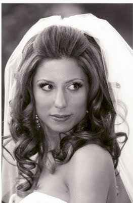 Three questions for the beehive :) :  wedding 72168 683d6b4
