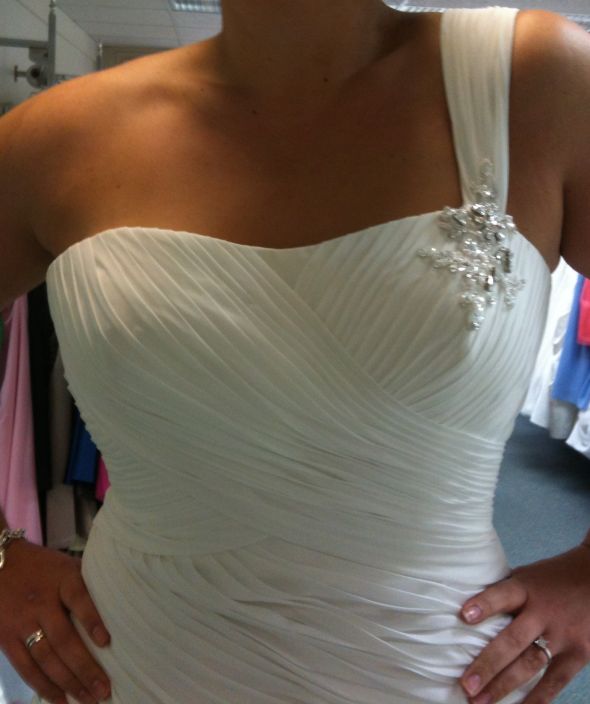 HELP! Please vote! Which Dress?! :  wedding IMG 01173