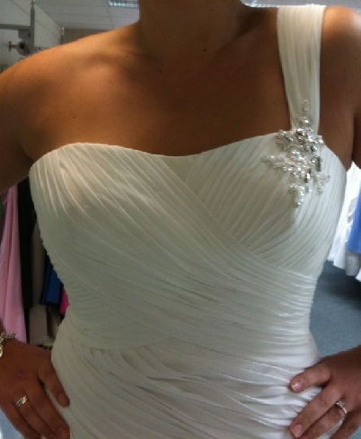 HELP! Veil or No Veil?? How to do the hair?? :  wedding Dress2