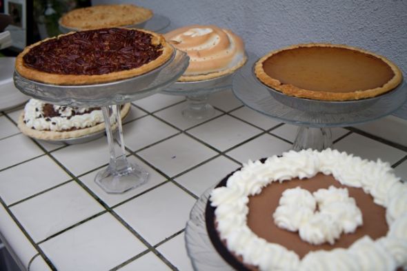 DIY Cake or Pie Plates for sale (Orange County) :  wedding orange county pie plates glass cake diy reception 20101017142245 IMG 7538