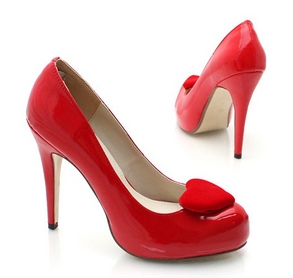 Red Shoe Brides :  wedding HeartShoes