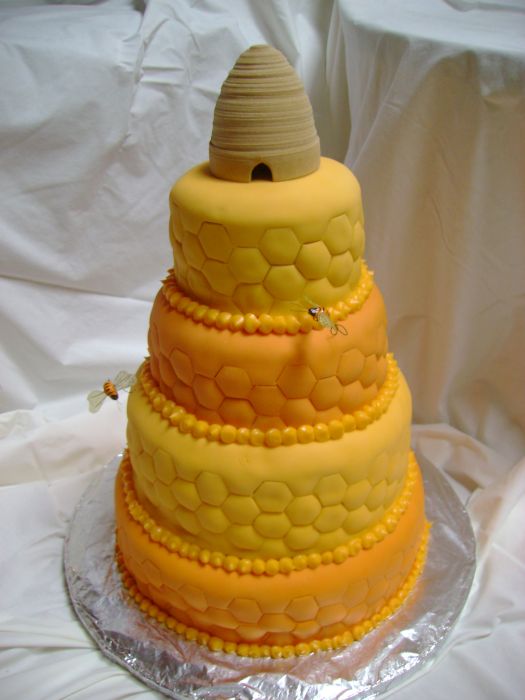 How PERFECT is this cake?!! :  wedding bee cake Kate   Beehive