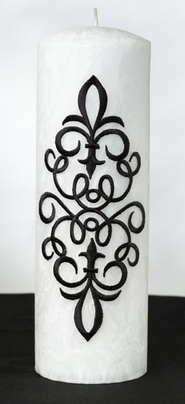 What do you think of this candle? :  wedding Decoratedcandle1