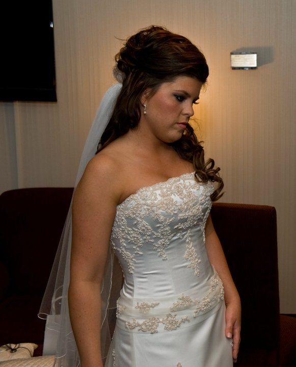 is anyone rocking the straight neckline? :  wedding straight neckline sweetheart alter alterations strapless neck line Quinnextensions