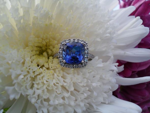 My sapphire engagement ring! :  wedding Bluesapphire Whiteflower