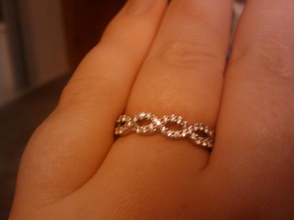 Should I get a twisty/uniqued shaped e-ring or not? (pics) : wedding 2010 01 31 20.31.19