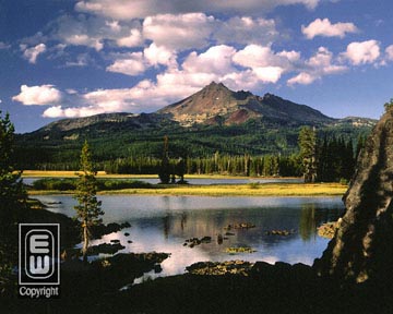 Outdoor lovers seeking location with beautiful mountain scenery :  wedding Wood 5477 Brokentop Sparks Lake Oregon Mountain Cascades Volcano 3