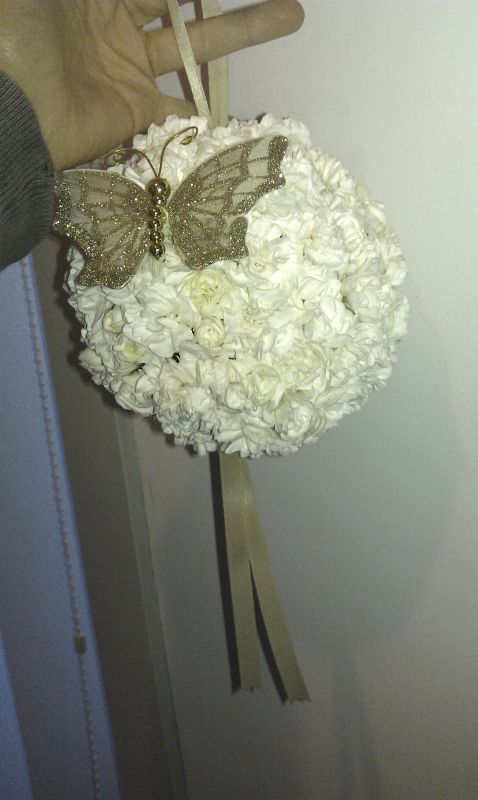 My Pomanders AKA Kissing Balls! ;) PICS :  wedding pomanders kissing balls IMAG0818b