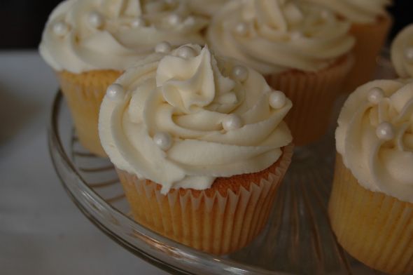 Cupcakes Instead of Cake? :  wedding Cupcake March 058