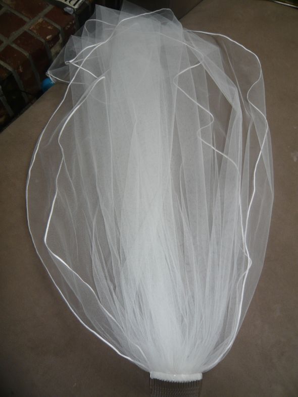 Pronovias veil for sale 2T Ivory, Finger tip. : wedding pronovias veil 2 tier ivory Veil 003