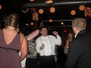 sharing a few non-pro pics!!! wedding - 26/June/2010 :  wedding 36124 1458633739773 1051267087 31364761 7889536 N