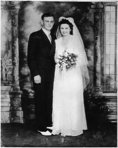 Pics of you in your mom's dress, or mom in her dress, or just the dress! : wedding Emma Roy Searing Wedding