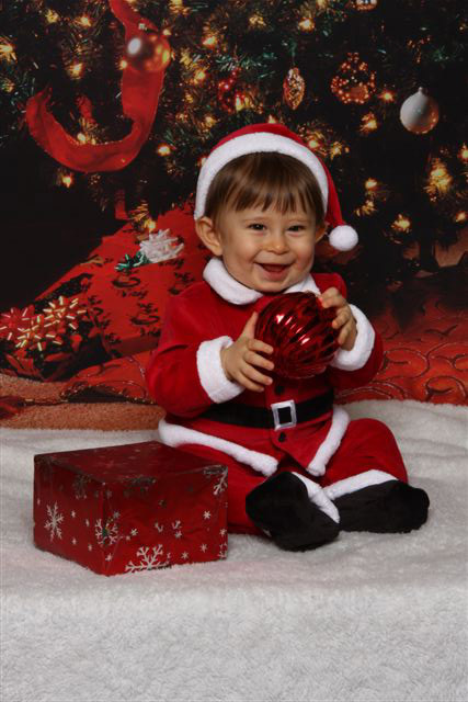 OMG!!!!! we may have a ring bearer TWO DAYS before our wedding!!! : wedding Jackson 1stChristmas 5