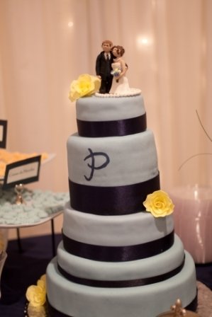 The cake decorator makes her own cake...