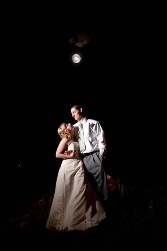 How can anyone pick just ONE??? Post your favorite wedding photos! : wedding MM 9129