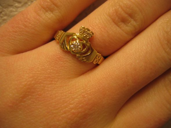 Show me your REAALLLLY Different E-Rings/Wedding Rings... :  wedding Engaged 002