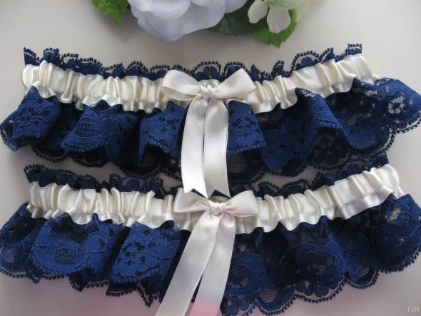 Show me your garter! :  wedding Garters