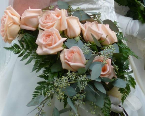 Show Off Your Bouquet Inspiration wedding MyBouquet2