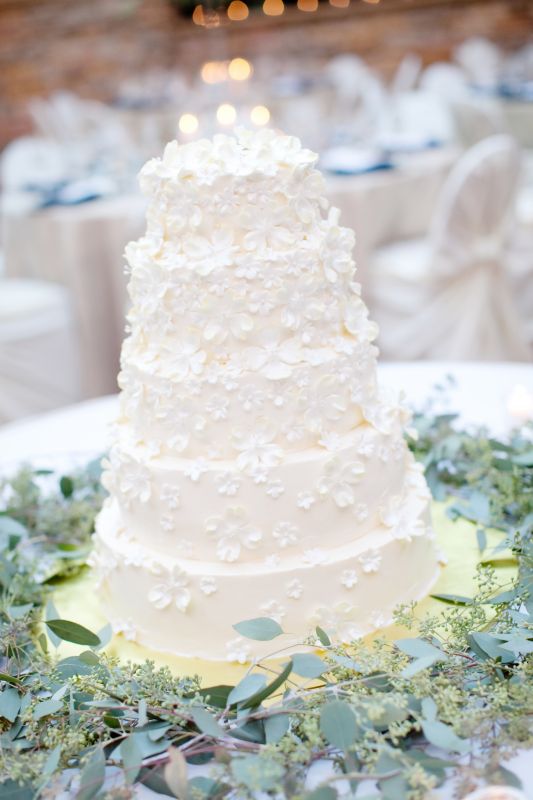 White and Cream Floral Cake :  wedding cake cream white ivory IMG 7237