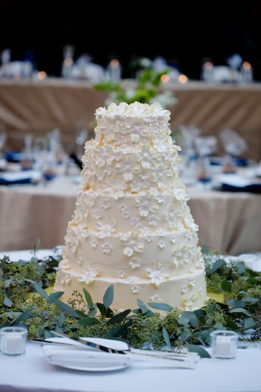 White and Cream Floral Cake :  wedding cake cream white ivory  MG 3266