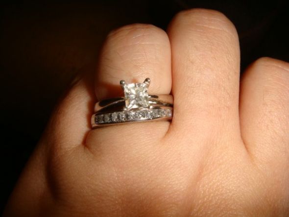 Anyone else have a princess cut? Show Me!!! : wedding rings Eringandband