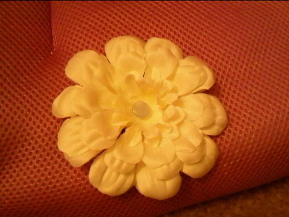I, Queen of No-Craft-Ability, made a hair flower!! :  wedding hair flower dyi waiting Hair Flower 1