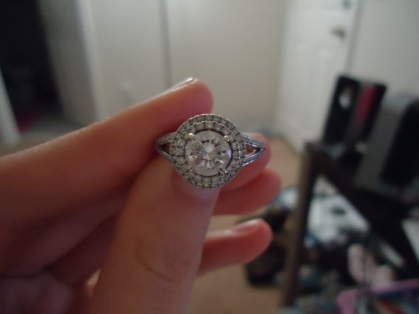 Bees, will you help me identify my ring's desinger? (pic heavy) :  wedding engagement ring ring design DSC00583