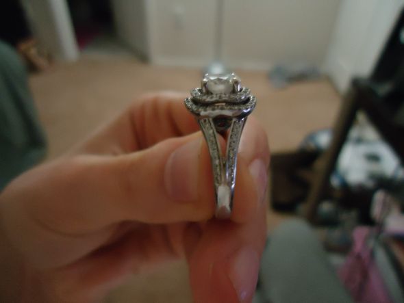 Bees, will you help me identify my ring's desinger? (pic heavy) :  wedding engagement ring ring design DSC00587