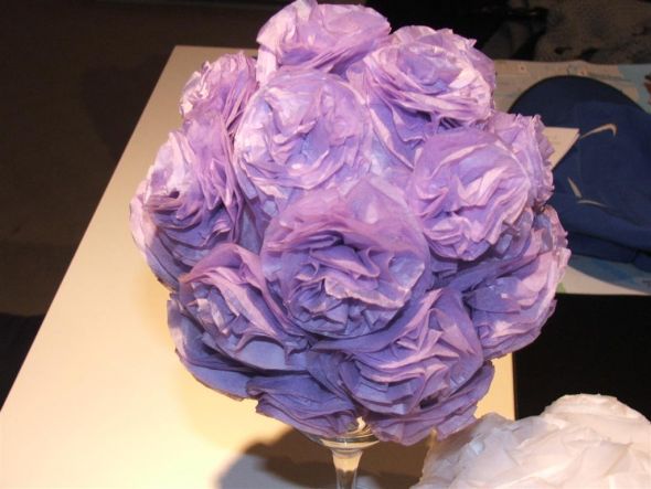 Paper carnation ball centrepieces <img class='bb_attachments_link' title='attachments' align='absmiddle' src='http://diy.weddingbee.com/my-plugins/bb-attachments/icons/default.gif' />
