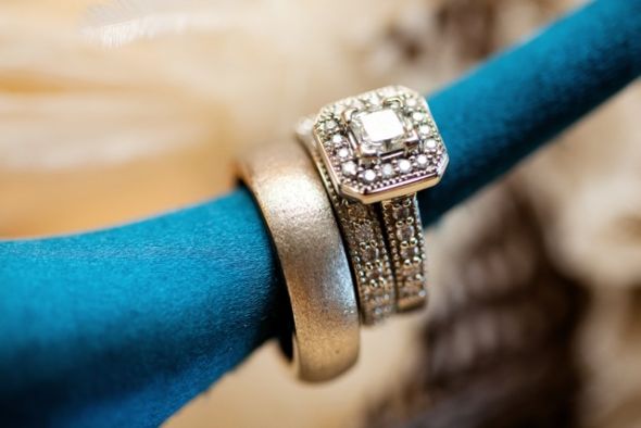 Girls w/ Halo Rings: Show me your wedding bands!! :  wedding Ringsand Shoe
