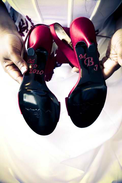 I'm finally giving you pro pics to look at......pic overload!! :  wedding 1.12