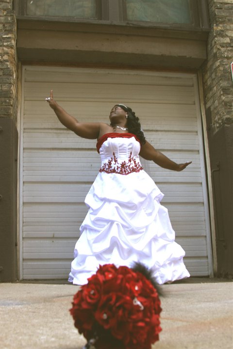 I'm finally giving you pro pics to look at......pic overload!! :  wedding 1.17