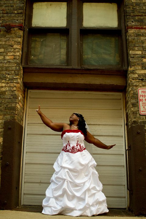 I'm finally giving you pro pics to look at......pic overload!! :  wedding 1.28