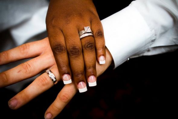 I'm finally giving you pro pics to look at......pic overload!! :  wedding 1.51
