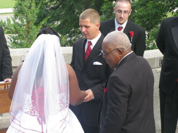 Okay so I got married on June 19th & I'm back with photos!! : wedding 15