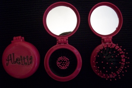 Msmonicka's DIY Personalized Compacts