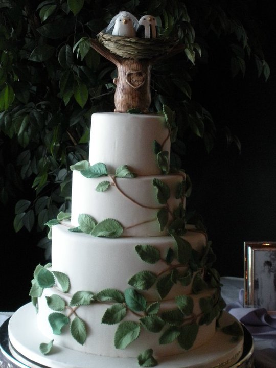Fondant: Yes or No? : wedding cake fondant 35381 10100279154054854 2346272 64721806 5847155 Ncake
