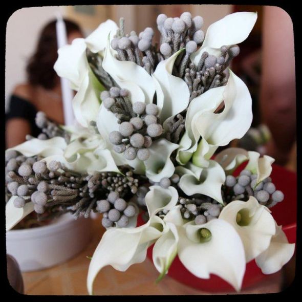 Small bouquets (or just a few flowers)...can we see them? :  wedding Bouquets