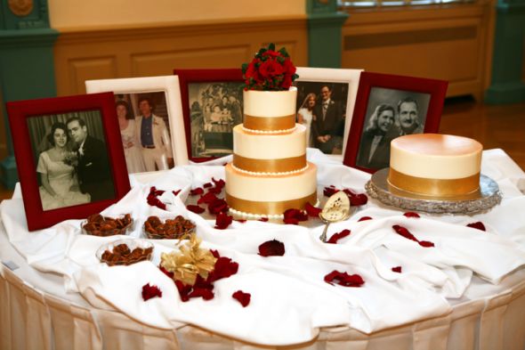 I love the idea of family wedding photos Cake table of awesomeness