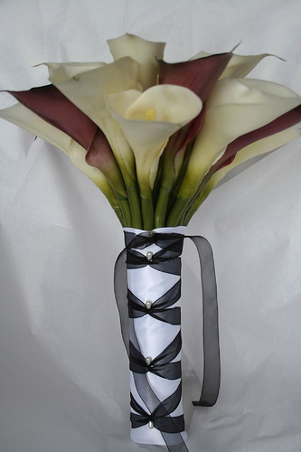 Help tying in the BM dress color to the reception : wedding flowers reception decor centerpieces 909600556 7140be671a