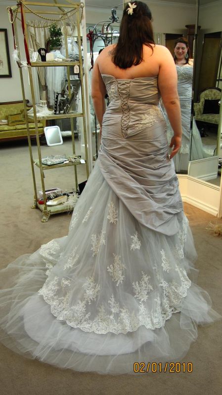 My dress is here! (pics inside) :  wedding KC Dress Back