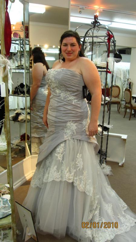 My dress is here! (pics inside) :  wedding KC Dress Front