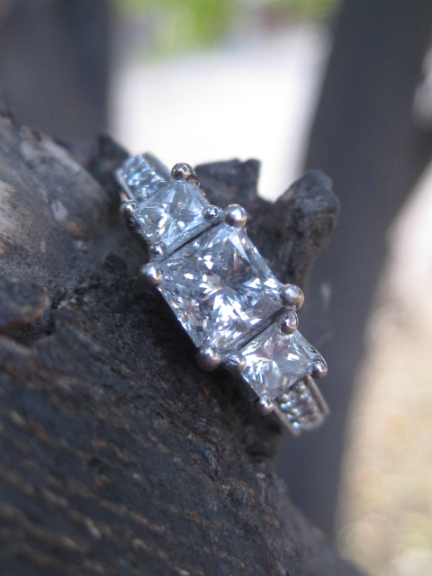 Anybody wear their e-ring on the right hand after the wedding?? :  wedding wedding bands engagement rings right hand left hand Smallerring