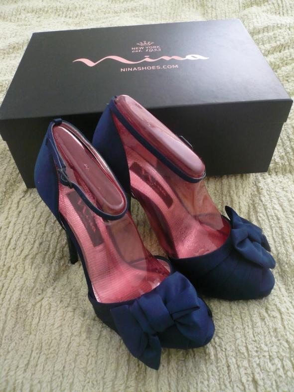and fond my perfect navy blue shoes My something blue wedding shoes