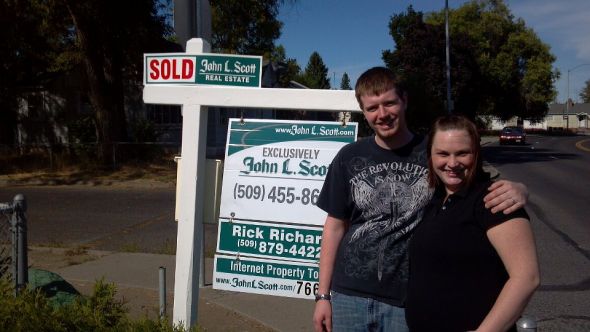 Possibly Closing Tomorrow! :  wedding 316105 2405528824040 1425741489 32715691 1942950783 N