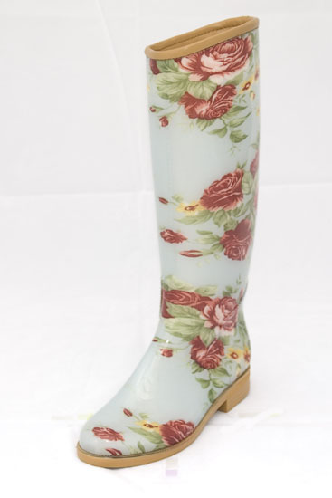 Probably rain on our wedding day, but that's okay becaaaaaaaaaause... : wedding Dav English Floral Rain Boots2