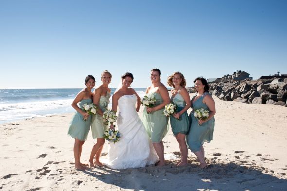 Unique group poses for wedding party photos :  wedding photography wedding party poses 18