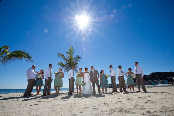 Unique group poses for wedding party photos :  wedding photography wedding party poses 2