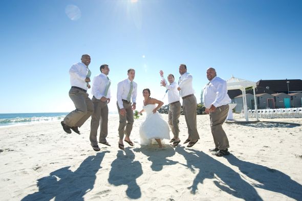Unique group poses for wedding party photos :  wedding photography wedding party poses 4